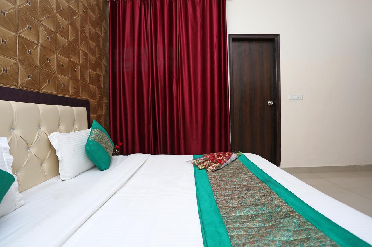 Hotel Avalon 뉴델리 외부 사진